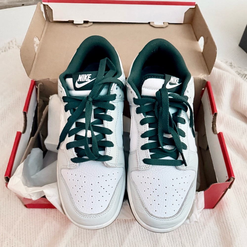 Nike Men's Dunk Low Retro SE - MEN SIZE 8 1/2
